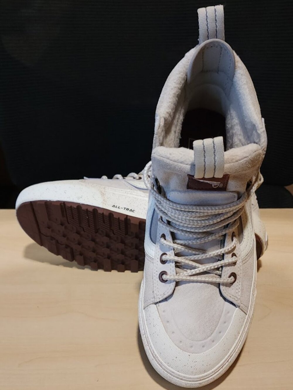 Vans Sk8-Hi MTE Men's 7 Women's 8.5